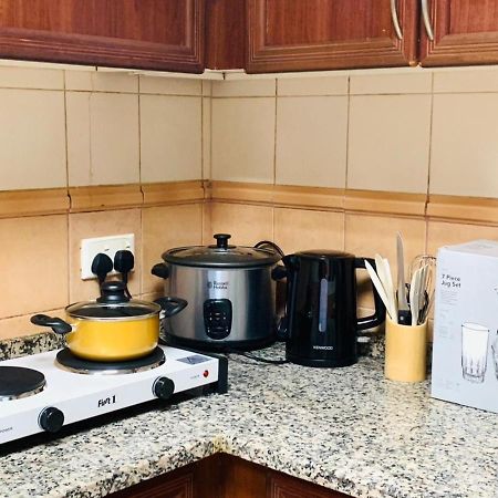 Female Only-Anaruby Backpackers- Metro Station Mashreq Hostel Dubai Ngoại thất bức ảnh