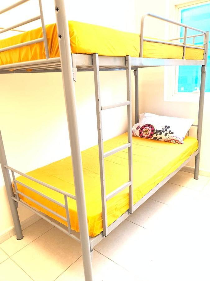 Female Only-Anaruby Backpackers- Metro Station Mashreq Hostel Dubai Ngoại thất bức ảnh